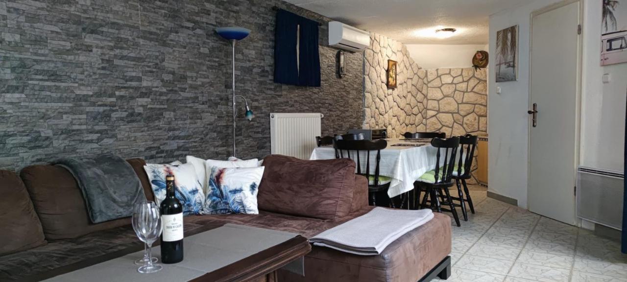 La Villa - Beach House & Rooms Crikvenica Exterior photo
